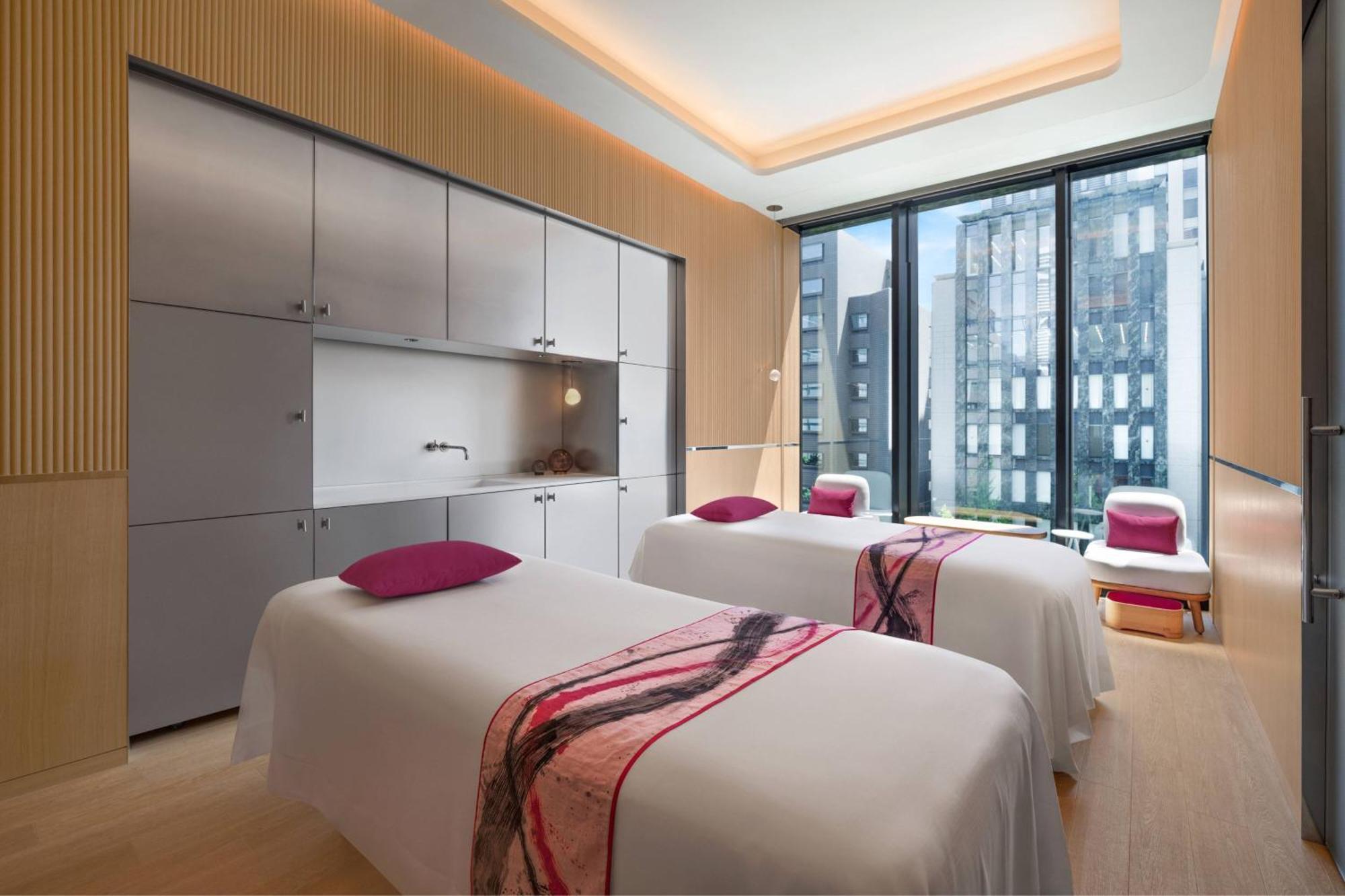 W 5* 大阪